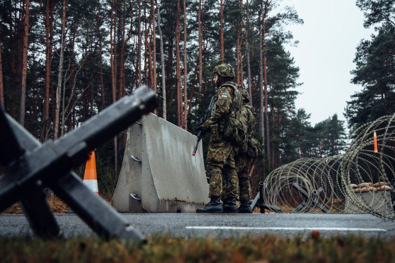 Страны Балтии создадут “линию обороны” на границе с РФ